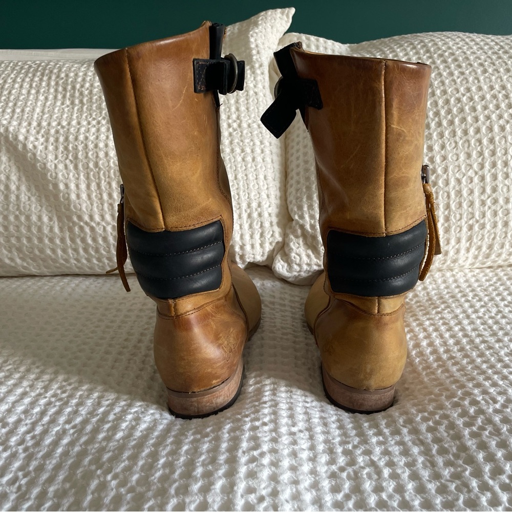 John Fluevog Radio KIPO Tan Calf Leather Moto Boots - Picture 3 of 9
